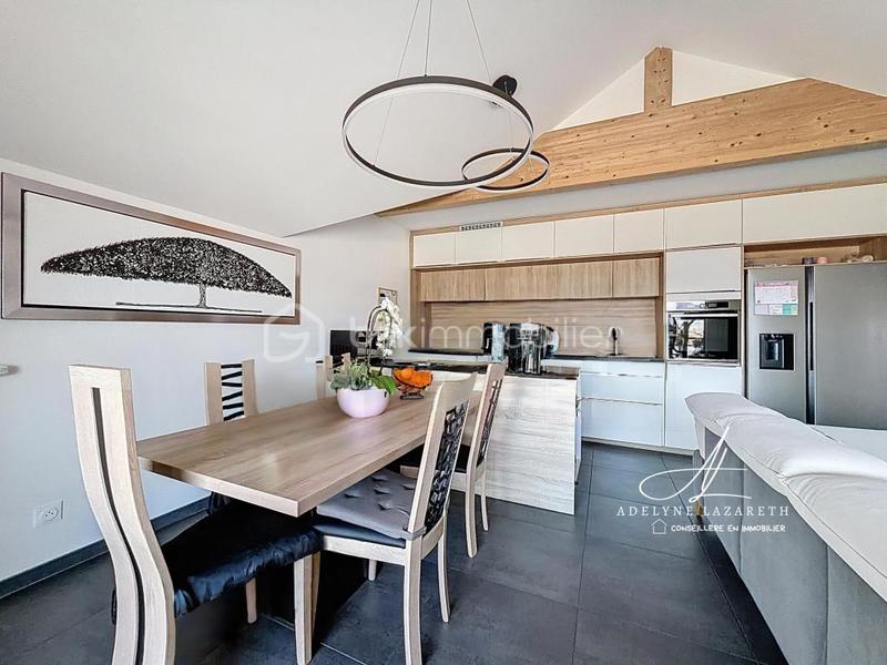 Appartement - 90 m² - 5 pièces