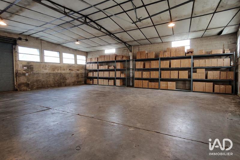 Local commercial - 1 700 m²