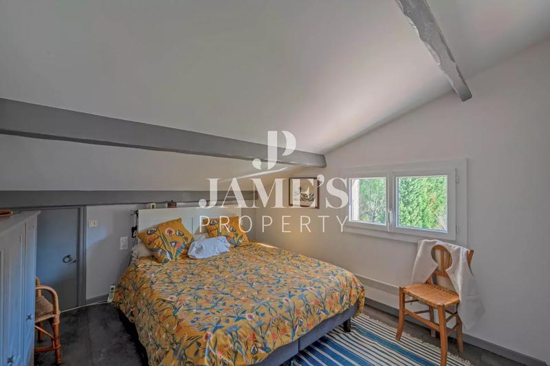 Maison - 210 m² - 8 pièces