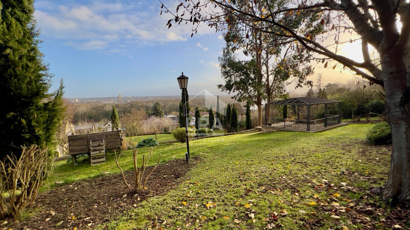 Maison - 167 m² - 6 pièces