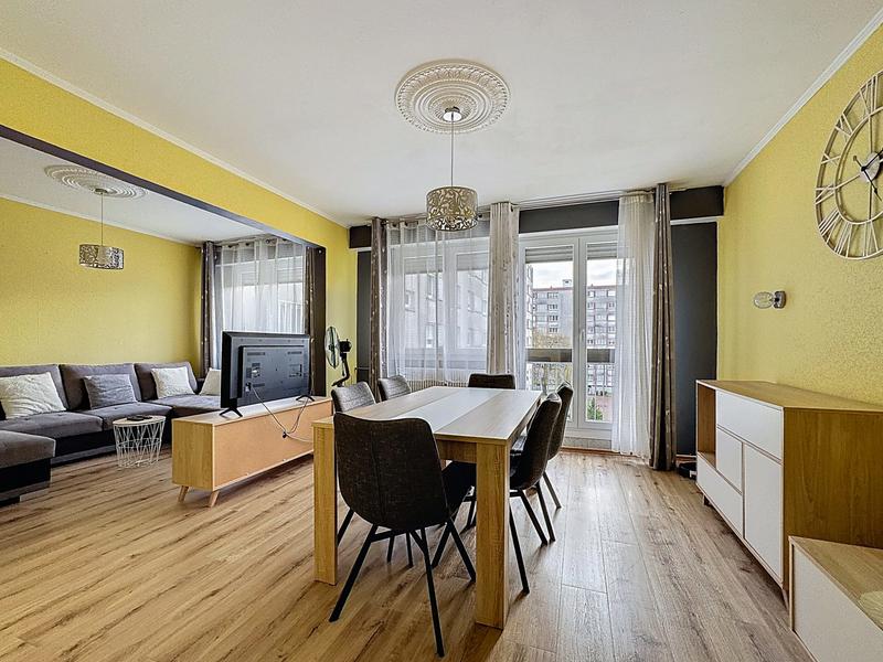 Appartement - 90 m² - 4 pièces