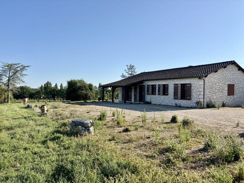 Maison traditionnelle - 140 m² - 4 pièces