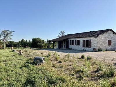 Maison traditionnelle - 140 m² - 4 pièces