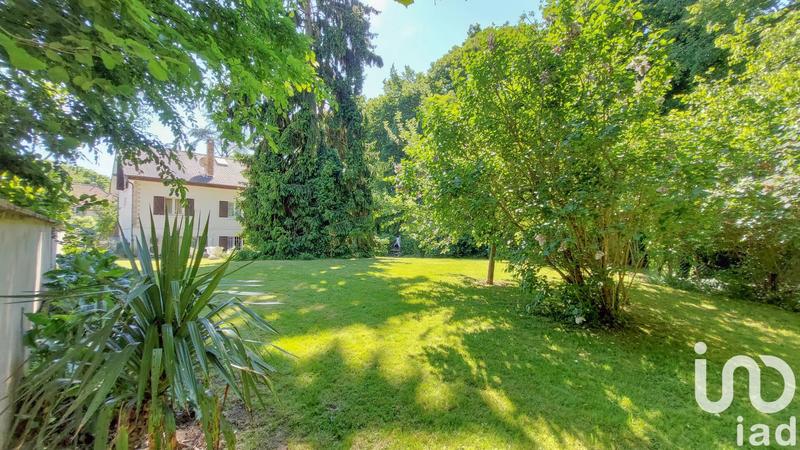 Maison - 215 m² - 8 pièces