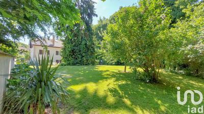 Maison - 215 m² - 8 pièces