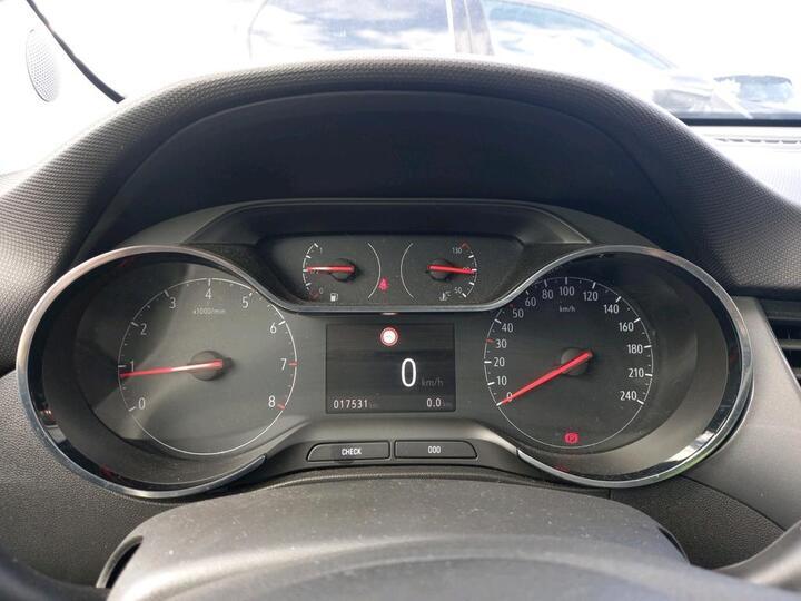 Opel Crossland (2) 1.2 Turbo 110 Elegance