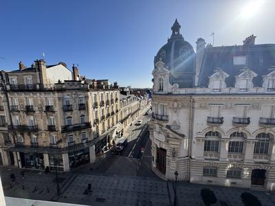 Appartement - 90 m² - 4 pièces