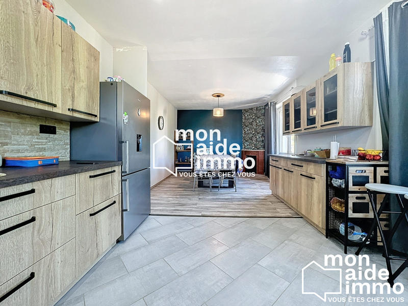 Maison - 140 m² - 5 pièces