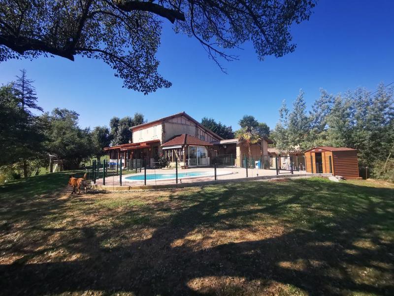 Propriété - 166 m² - 7 pièces