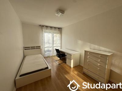 Chambre - 13 m² - 1 pièce