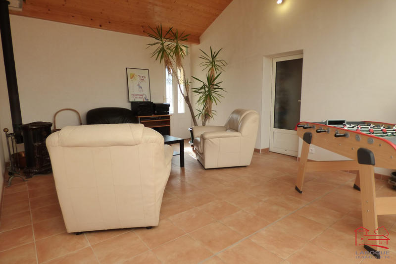 Maison - 220 m² - 6 pièces