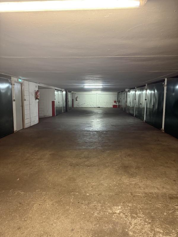 Parking / Garage - 10 m²