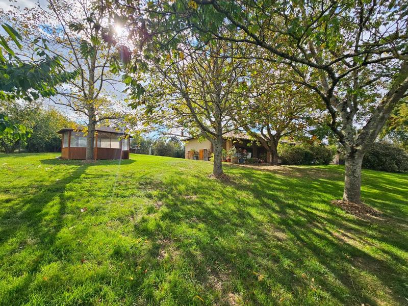 Maison - 251 m² - 6 pièces