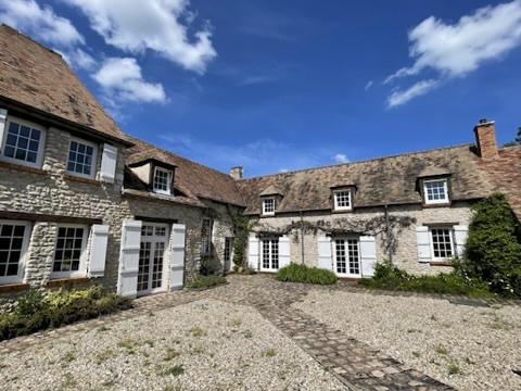 Maison - 300 m² - 8 pièces