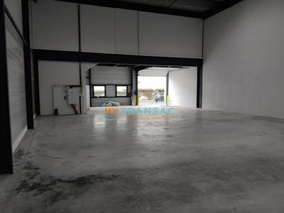 Local d'activités - 376 m²