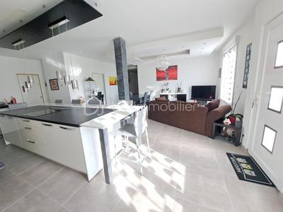 Loft - 109 m² - 5 pièces