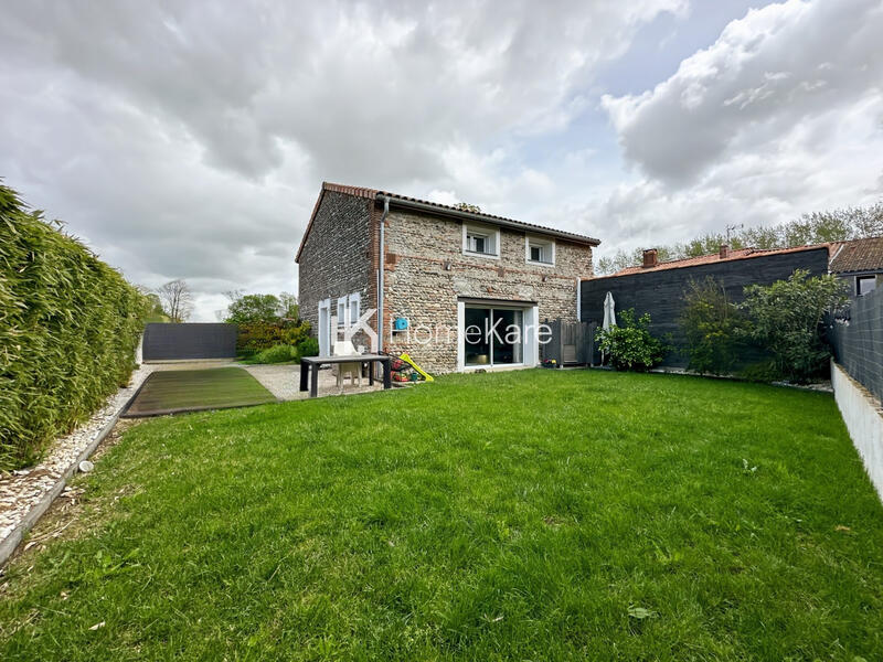 Maison - 140 m² - 5 pièces