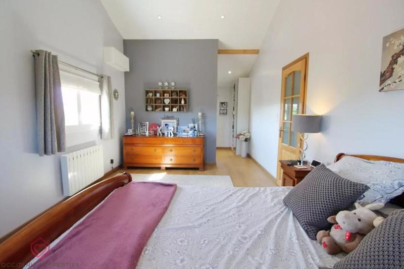 Maison - 229 m² - 9 pièces