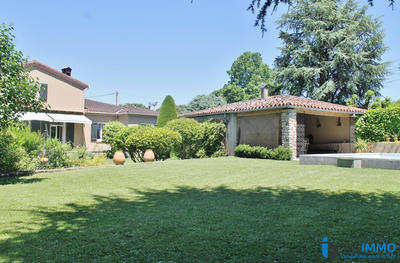 Maison - 265 m² - 7 pièces