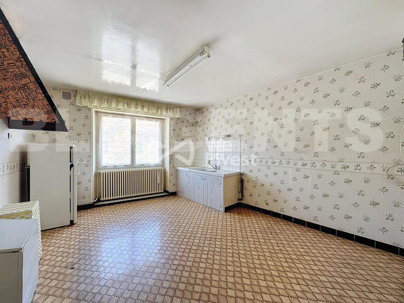 Maison - 284 m² - 13 pièces