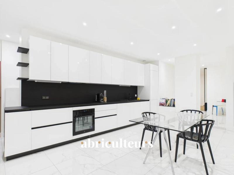 Appartement ancien - 106 m² - 4 pièces