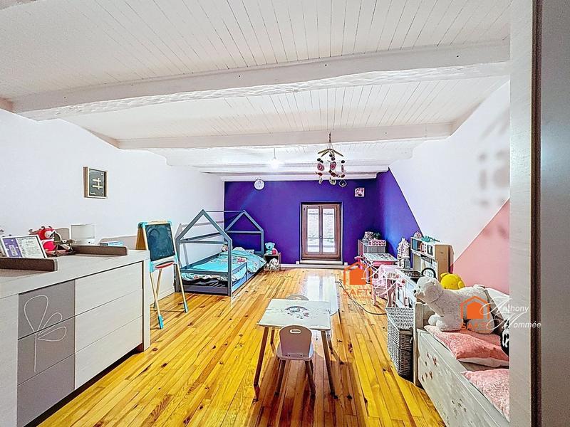 Maison - 180 m² - 5 pièces