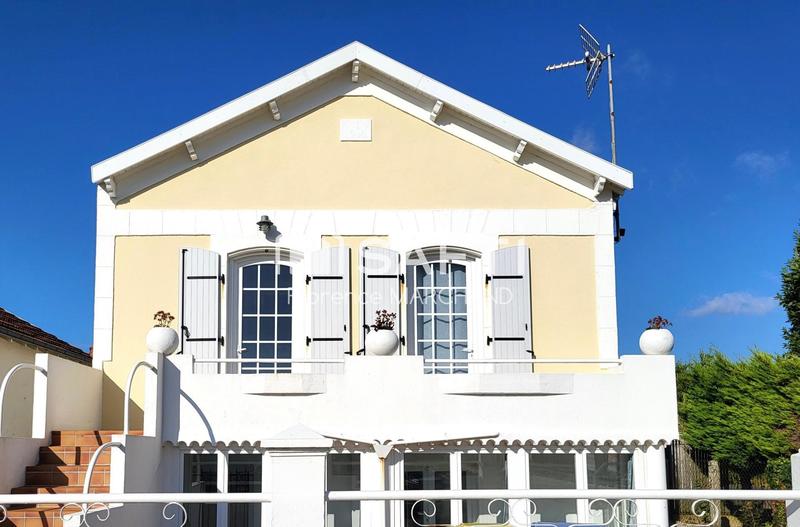 Maison - 122 m² - 3 pièces