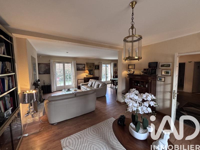 Maison - 182 m² - 7 pièces