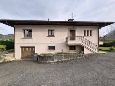 Maison - 104 m² - 4 pièces