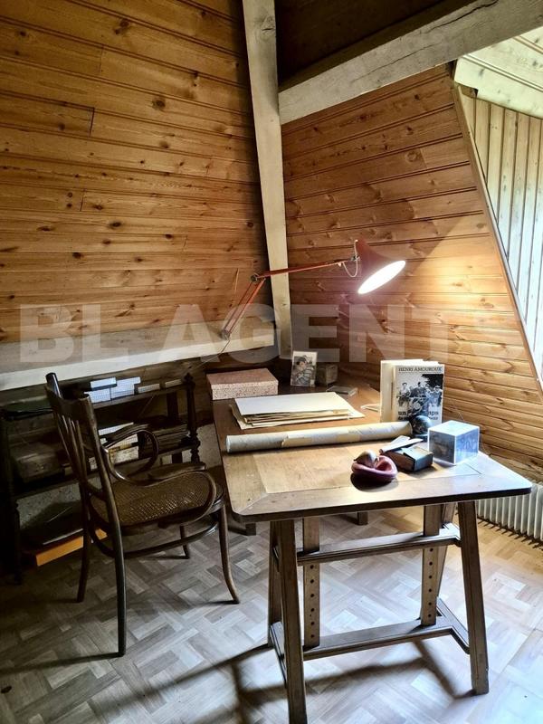 Maison - 257 m² - 11 pièces