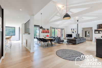 Maison contemporaine - 228 m² - 8 pièces