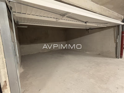 Parking / Garage - 26 m²