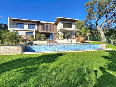 Villa - 242 m² - 7 pièces