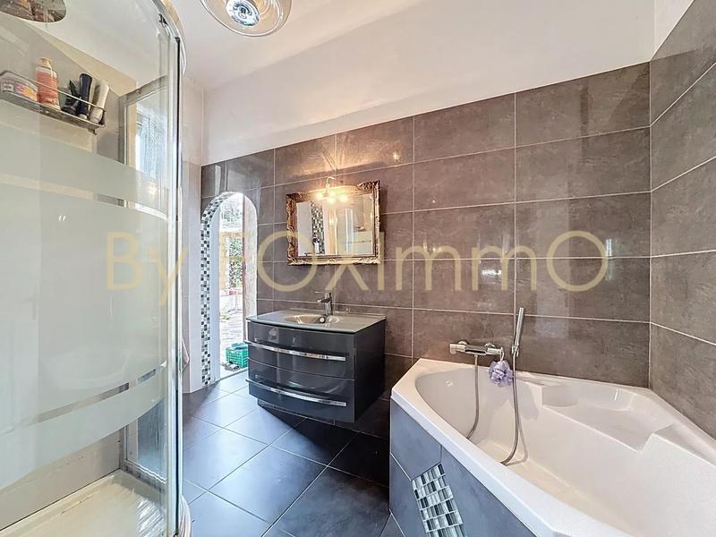 Appartement - 157 m² - 5 pièces