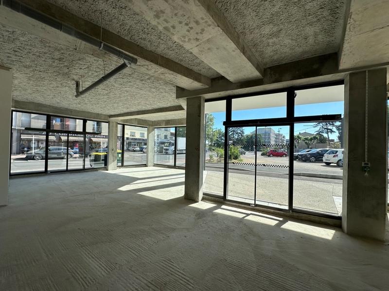 Local commercial - 197 m² - 1 pièce