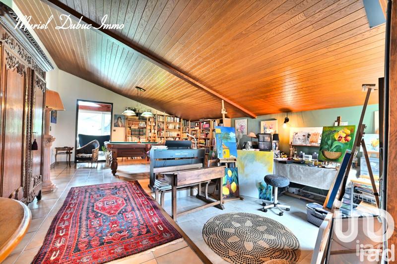 Maison - 249 m² - 8 pièces