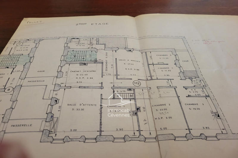 Appartement - 222 m² - 6 pièces