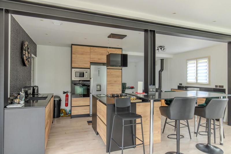 Maison - 163 m² - 7 pièces