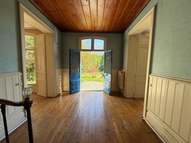 Maison - 262 m² - 9 pièces