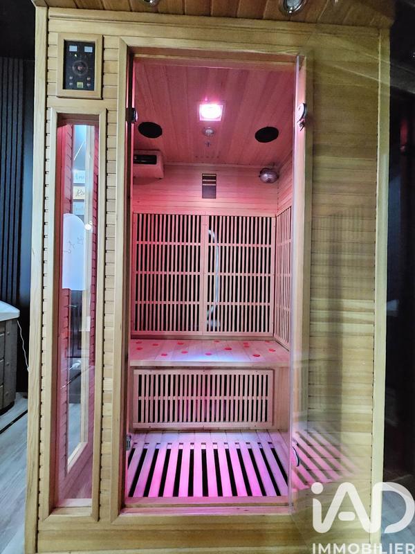 Studio - 106 m² - 1 pièce