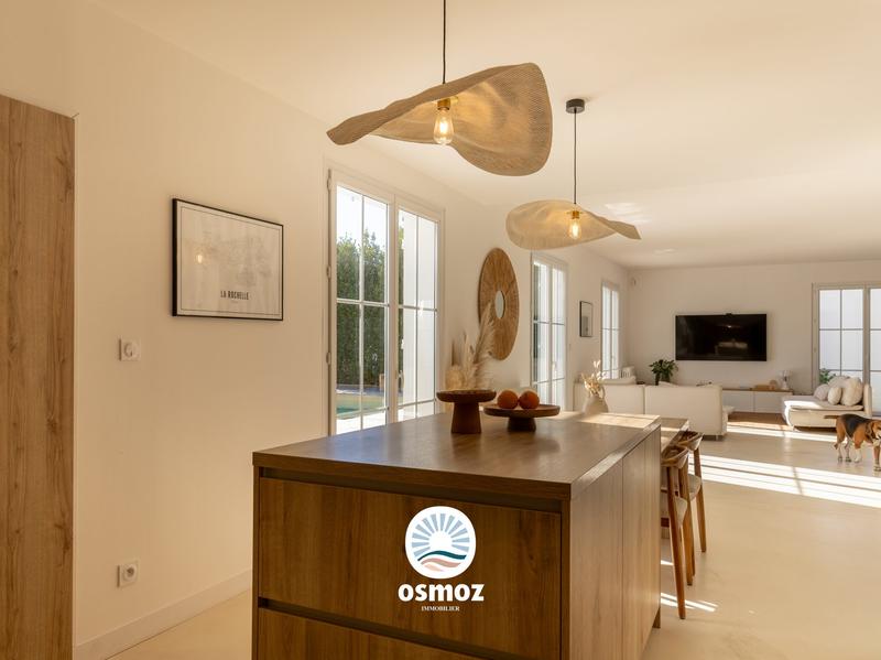 Maison - 330 m² - 8 pièces