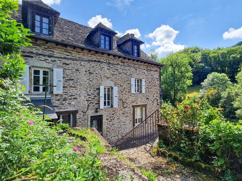 Propriété - 390 m² - 15 pièces