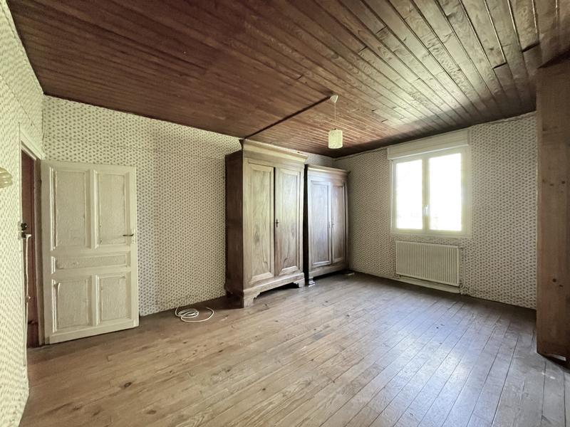 Maison traditionnelle - 200 m² - 8 pièces