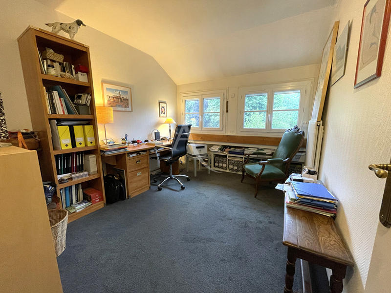 Maison - 251 m² - 8 pièces