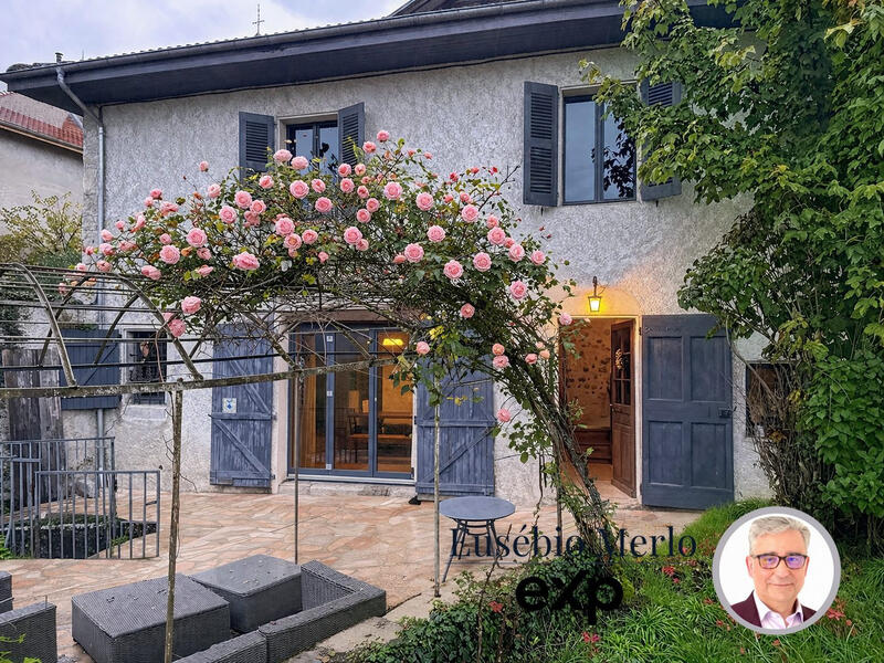 Maison traditionnelle - 150 m² - 6 pièces