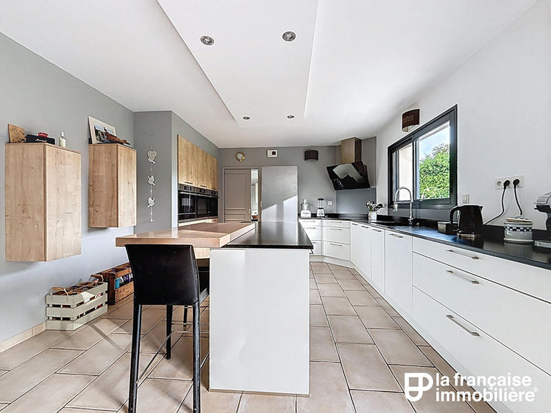 Maison - 142 m² - 6 pièces