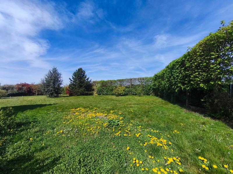 Terrain constructible - 1 002 m²