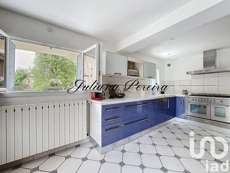 Maison - 177 m² - 9 pièces