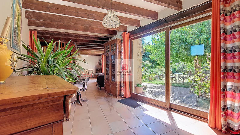 Maison - 257 m² - 10 pièces