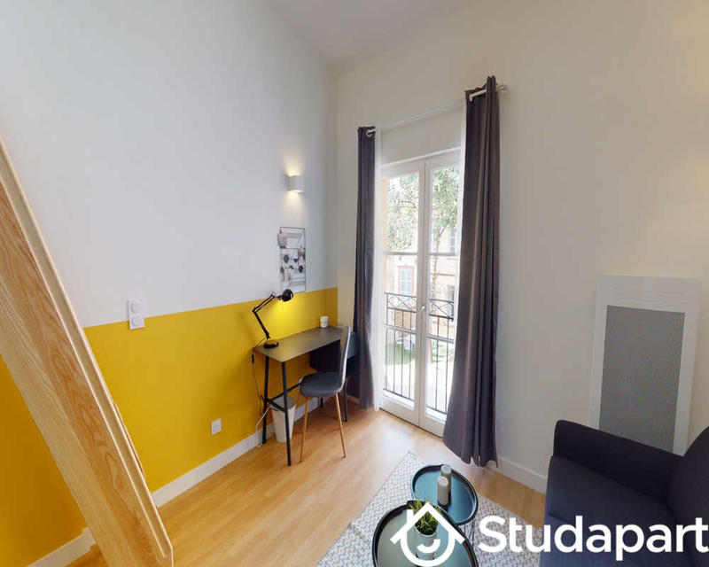 Chambre - 130 m² - 1 pièce